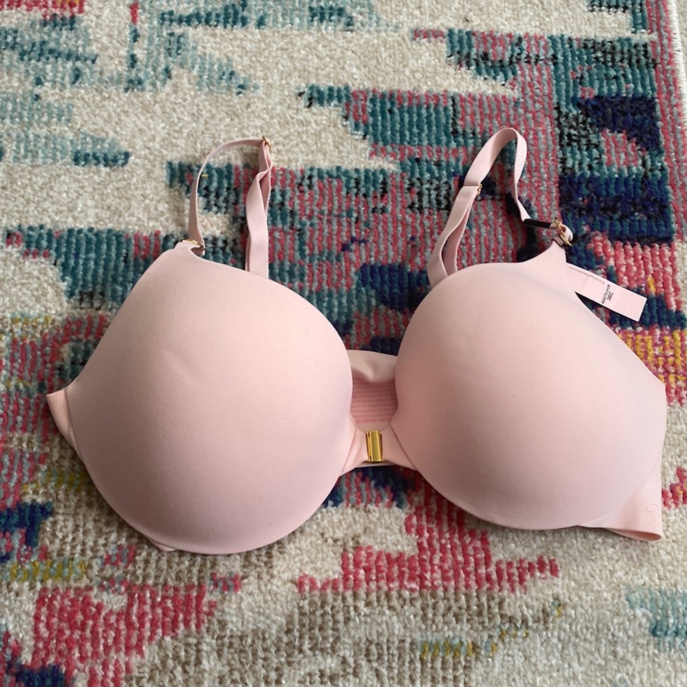 VS Incredible Bra NWT 38C Pink, front closure, gold accents